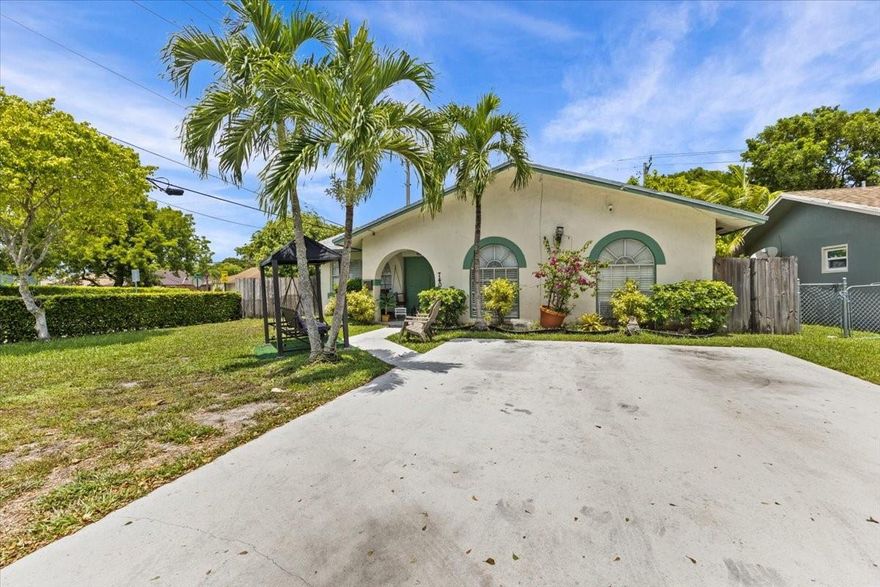 Checkout this Hallandale Beach, 3 bedroom, 2 bathroom, plus office home! Bright and stylish home featuring an quant layout, stylish kitchen, and dedicated office space. Enjoy spacious and a private backyard perfect for relaxing or entertaining. Prime location minutes to the beach, shopping, dining, and highways!