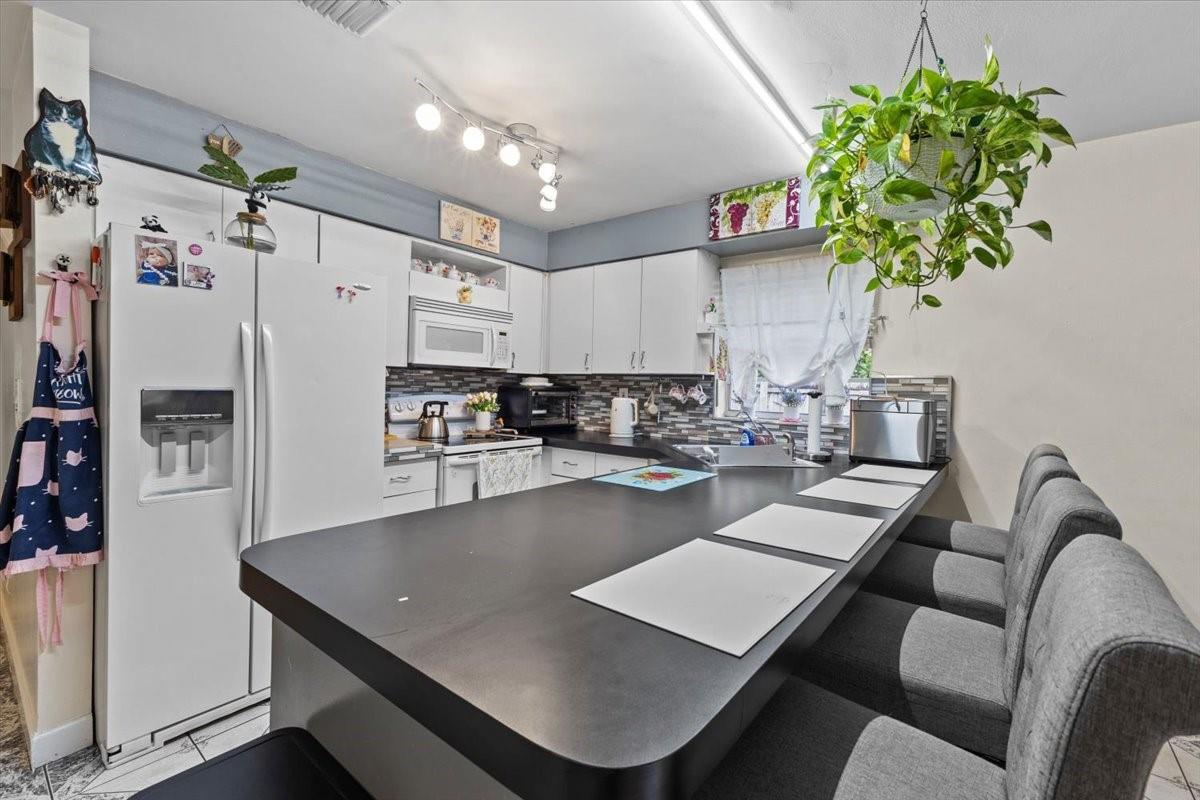 ANDICON-NOBEL TWO 152-50 - Residential