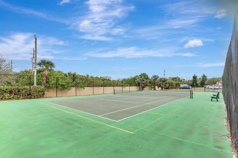 A home in Hutchinson Island