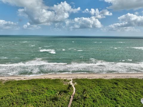 A home in Hutchinson Island