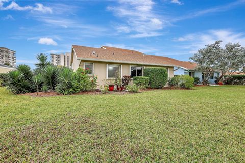 A home in Hutchinson Island