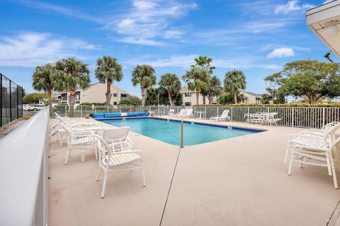 A home in Hutchinson Island