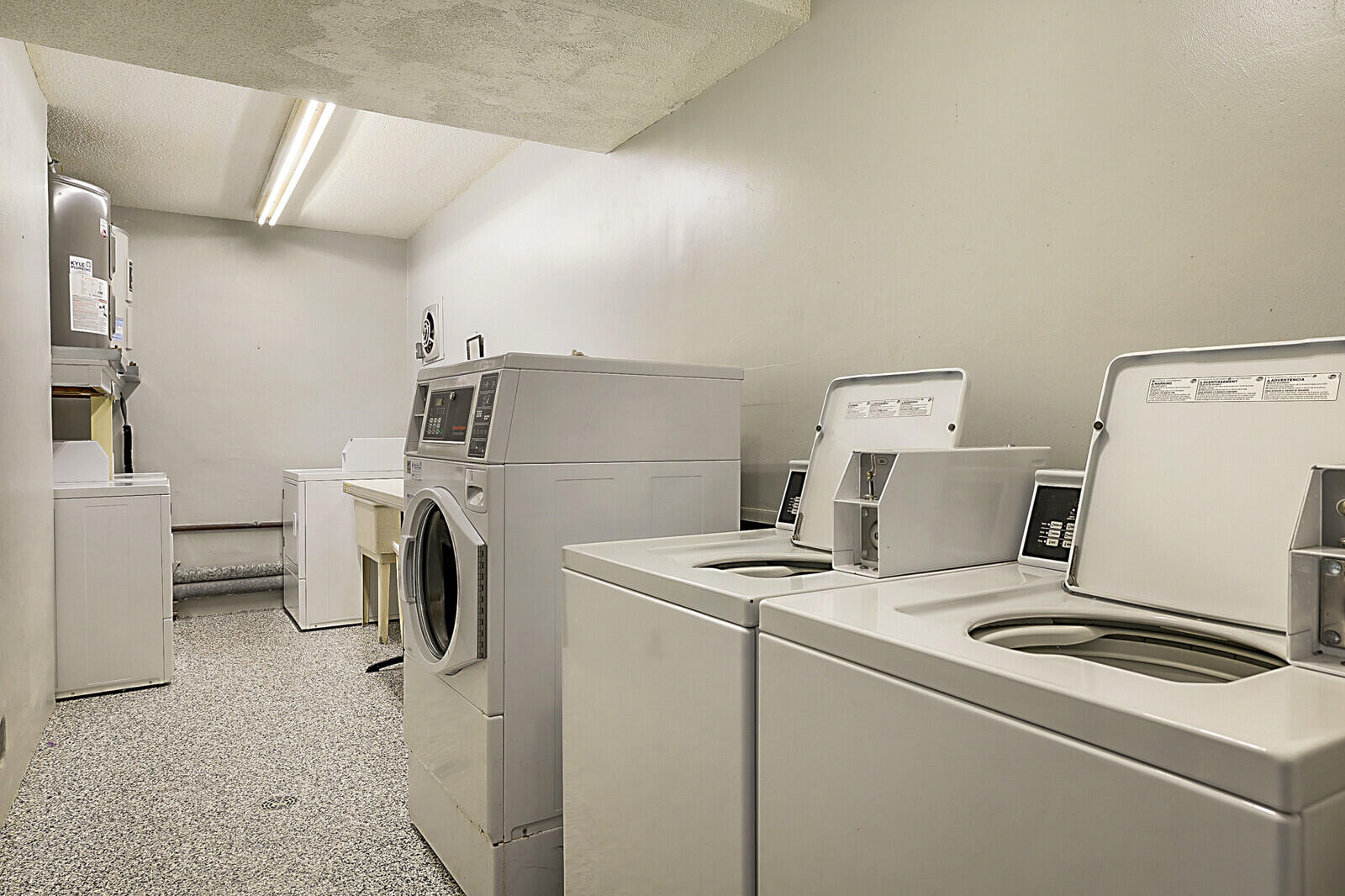 HARBOUR EAST HOUSE CONDO - Residential