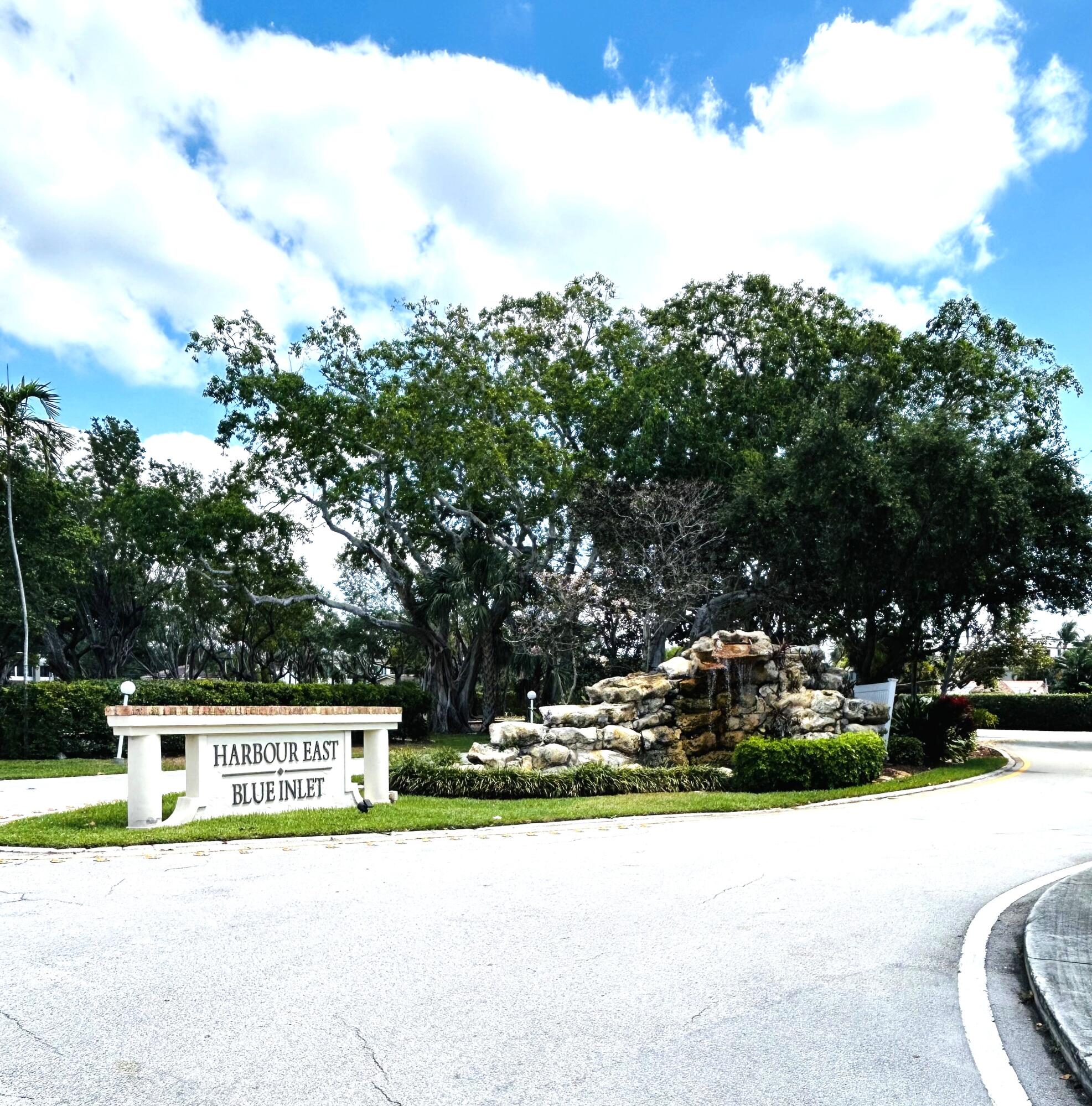 HARBOUR EAST HOUSE CONDO - Residential