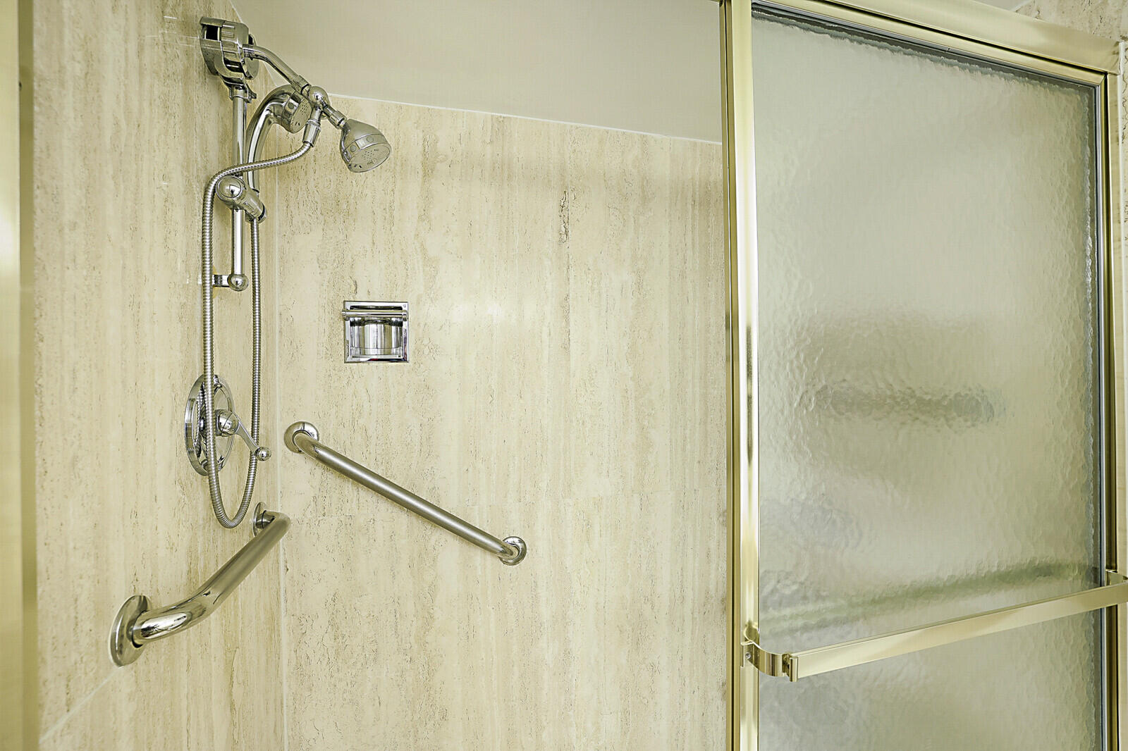 HARBOUR EAST HOUSE CONDO - Residential