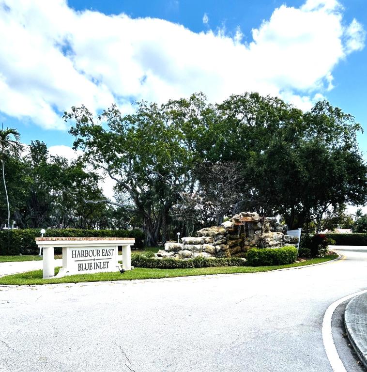 HARBOUR EAST HOUSE CONDO - Residential