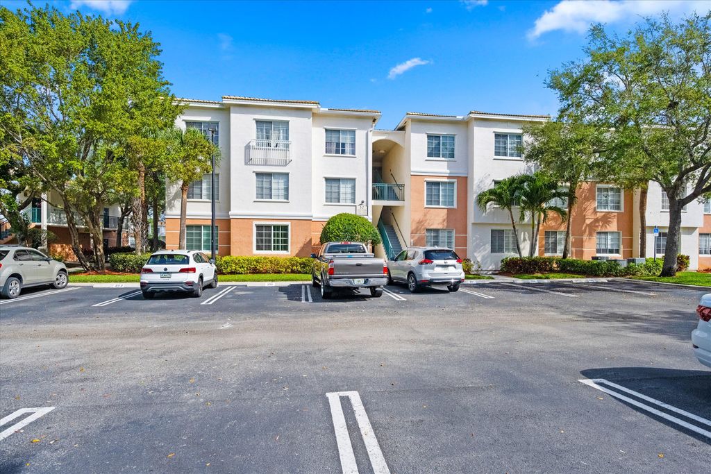 Photo of 10203 Myrtlewood Circle W, Palm Beach Gardens, FL 33418 (MLS # B26010771)