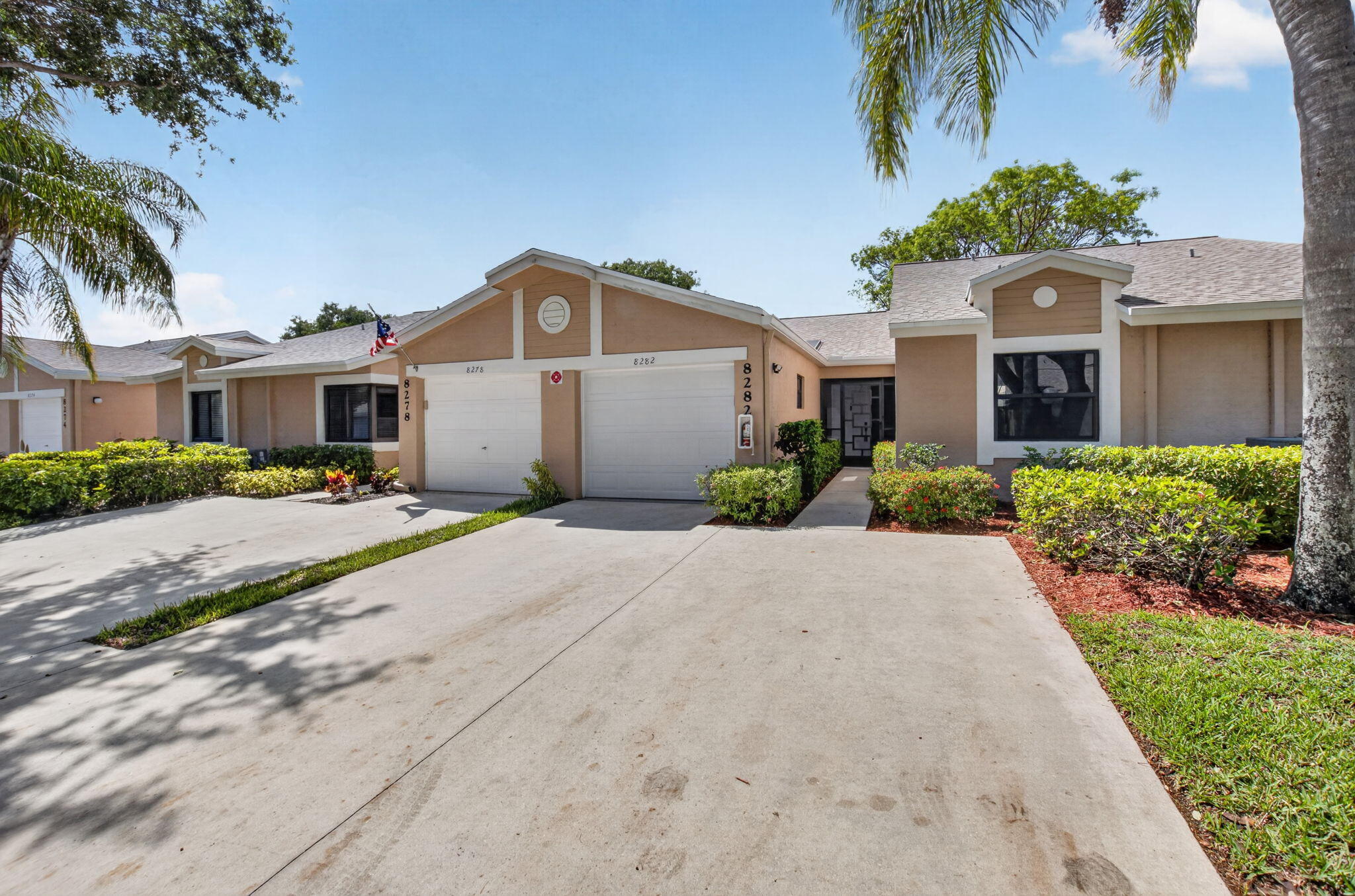 WHISPER WALK SEC E CONDO PARKSHORE - Residential