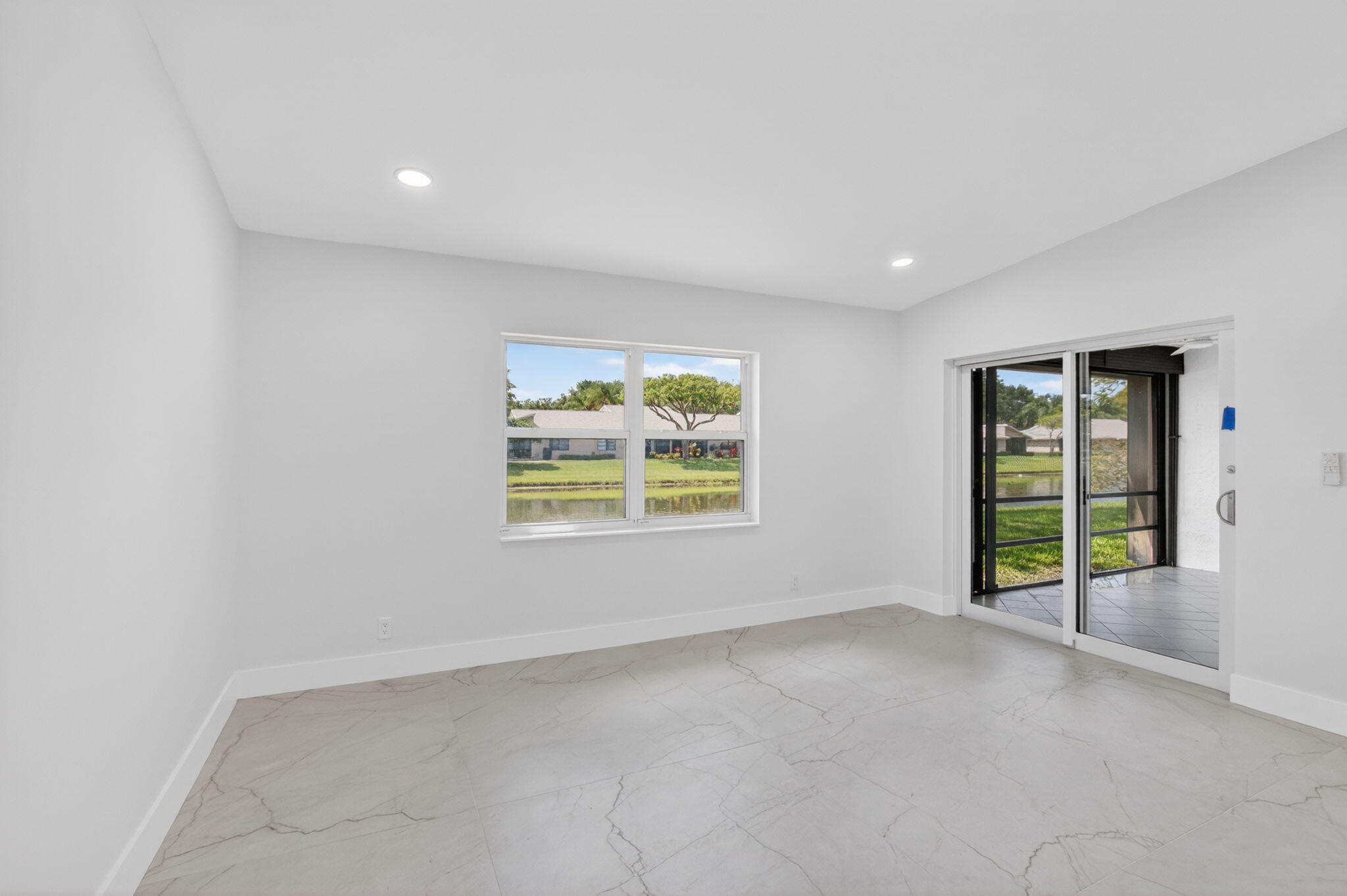 WHISPER WALK SEC E CONDO PARKSHORE - Residential