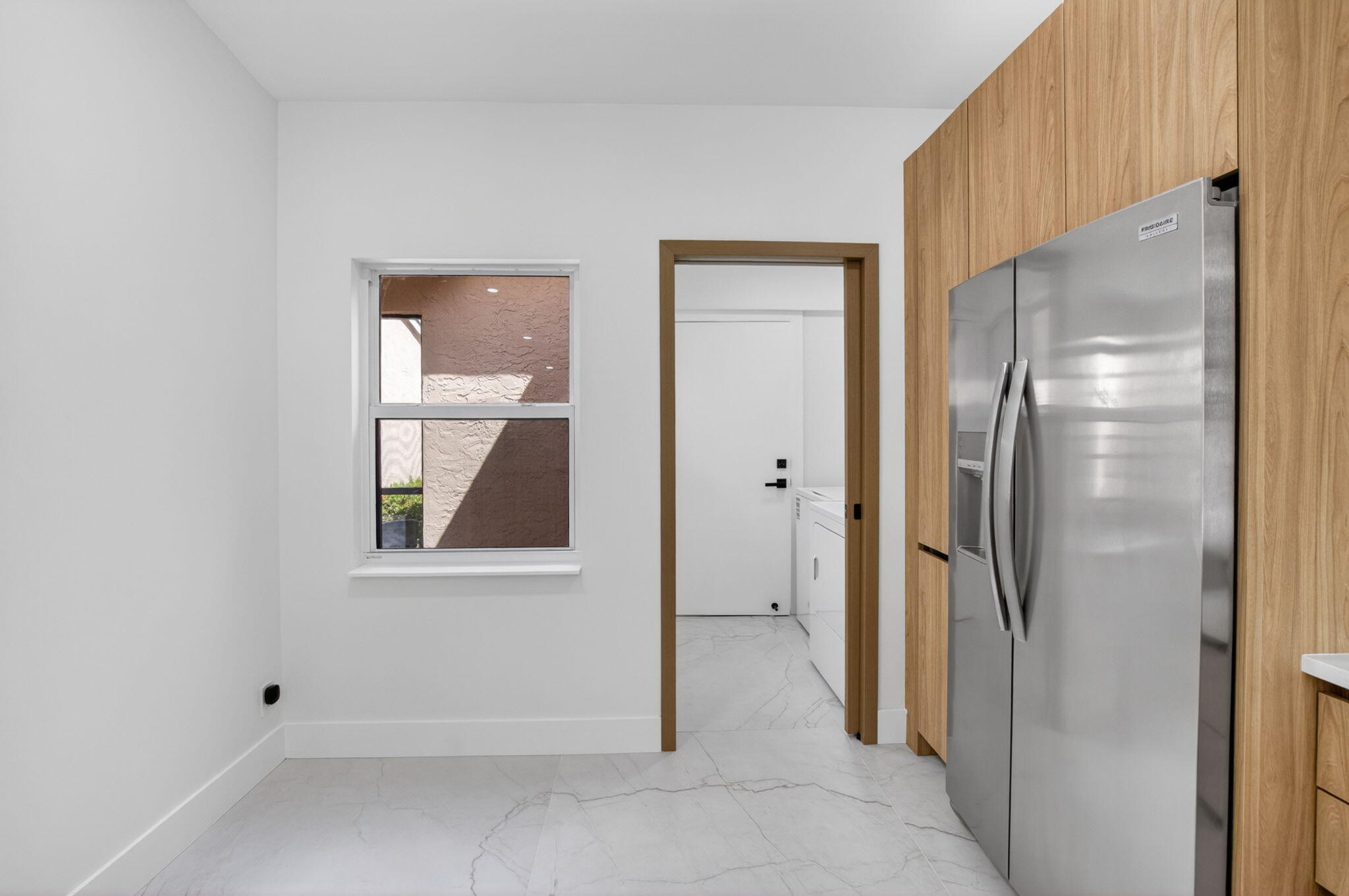 WHISPER WALK SEC E CONDO PARKSHORE - Residential