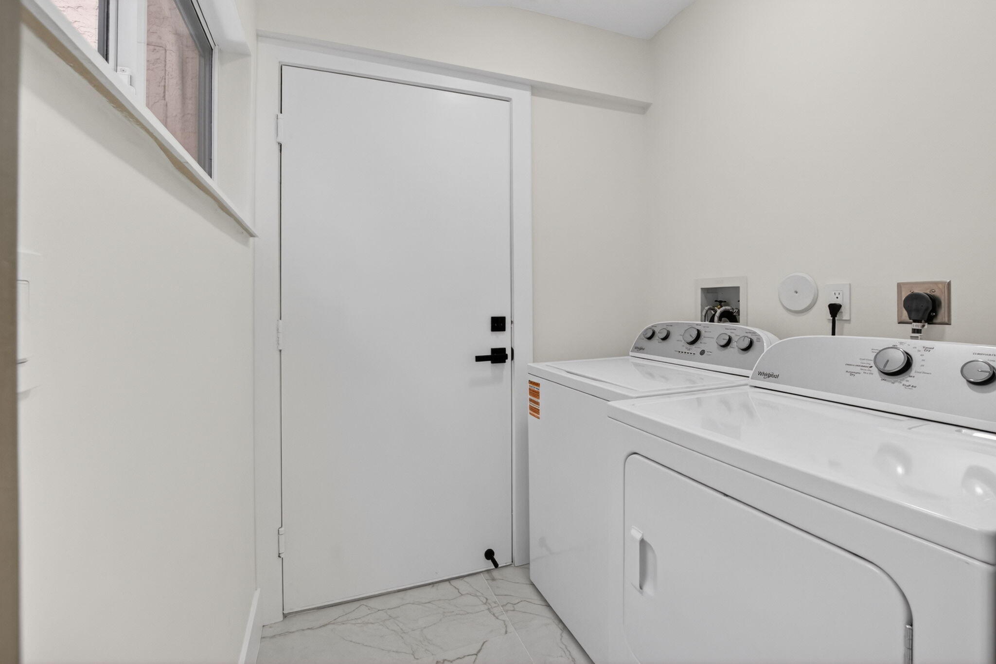 WHISPER WALK SEC E CONDO PARKSHORE - Residential