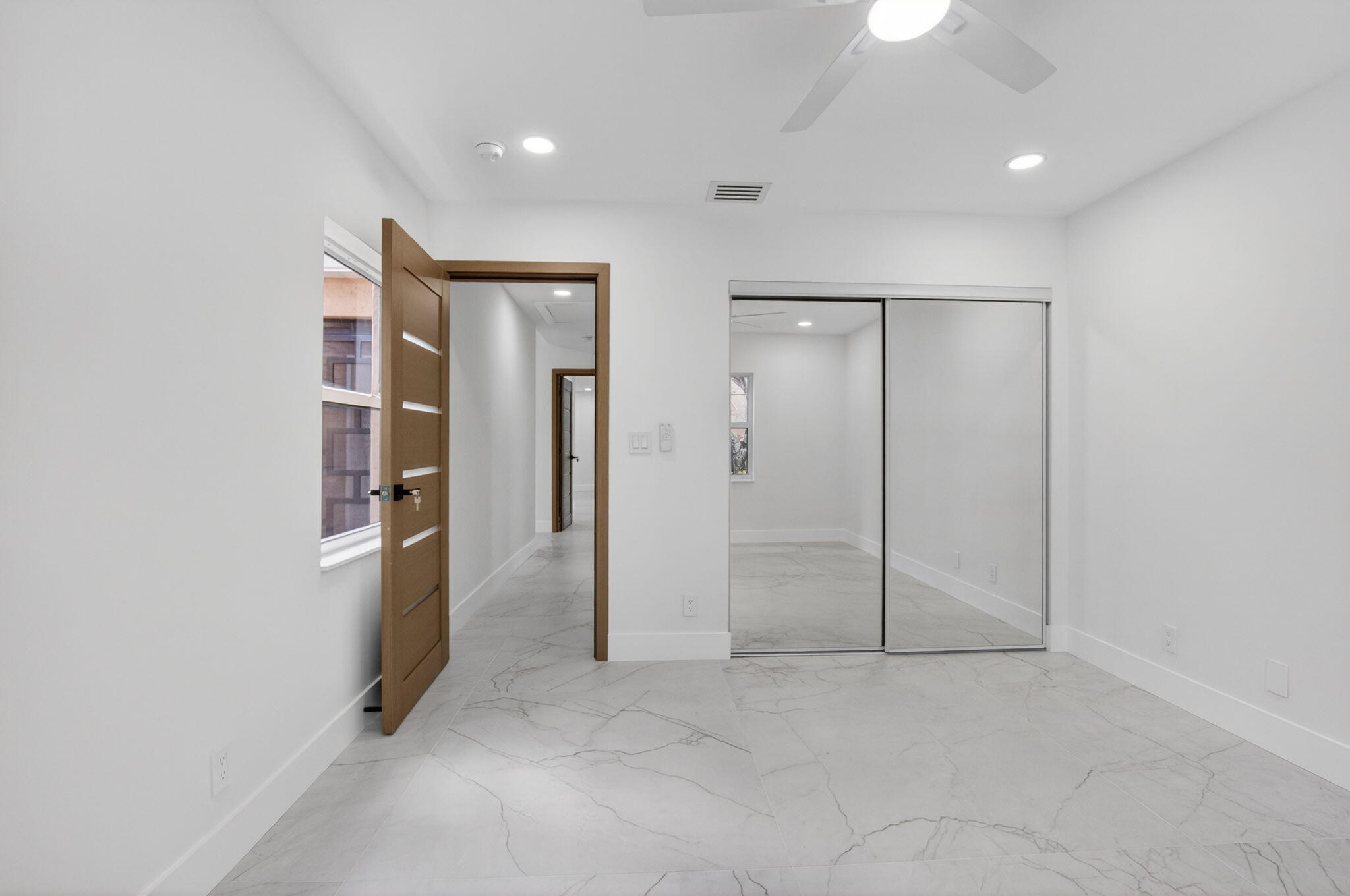WHISPER WALK SEC E CONDO PARKSHORE - Residential