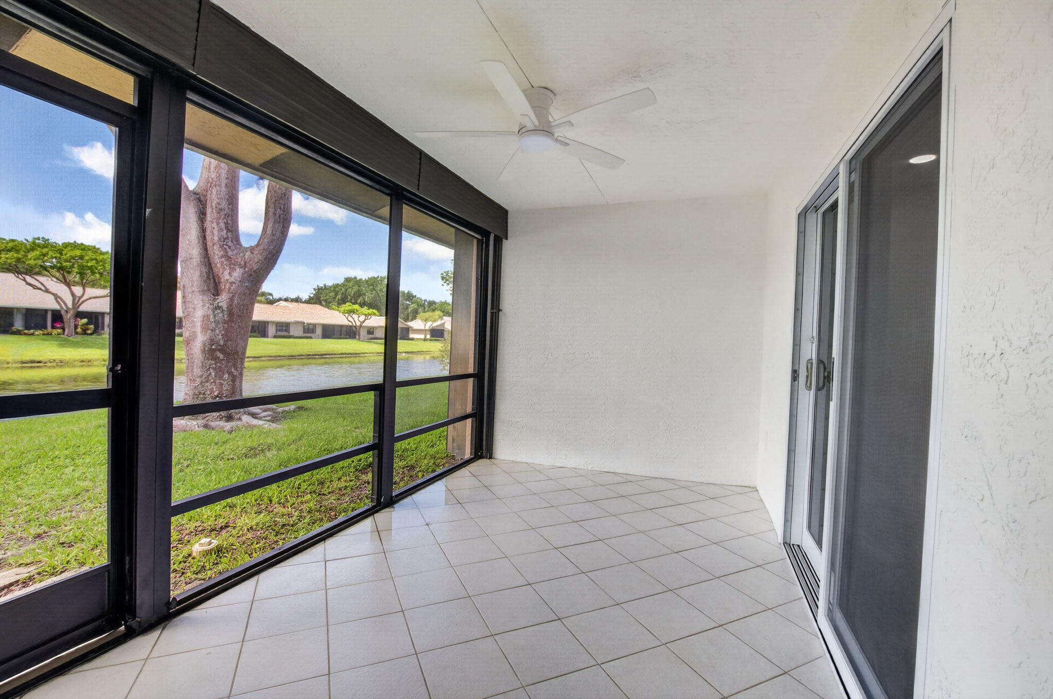 WHISPER WALK SEC E CONDO PARKSHORE - Residential