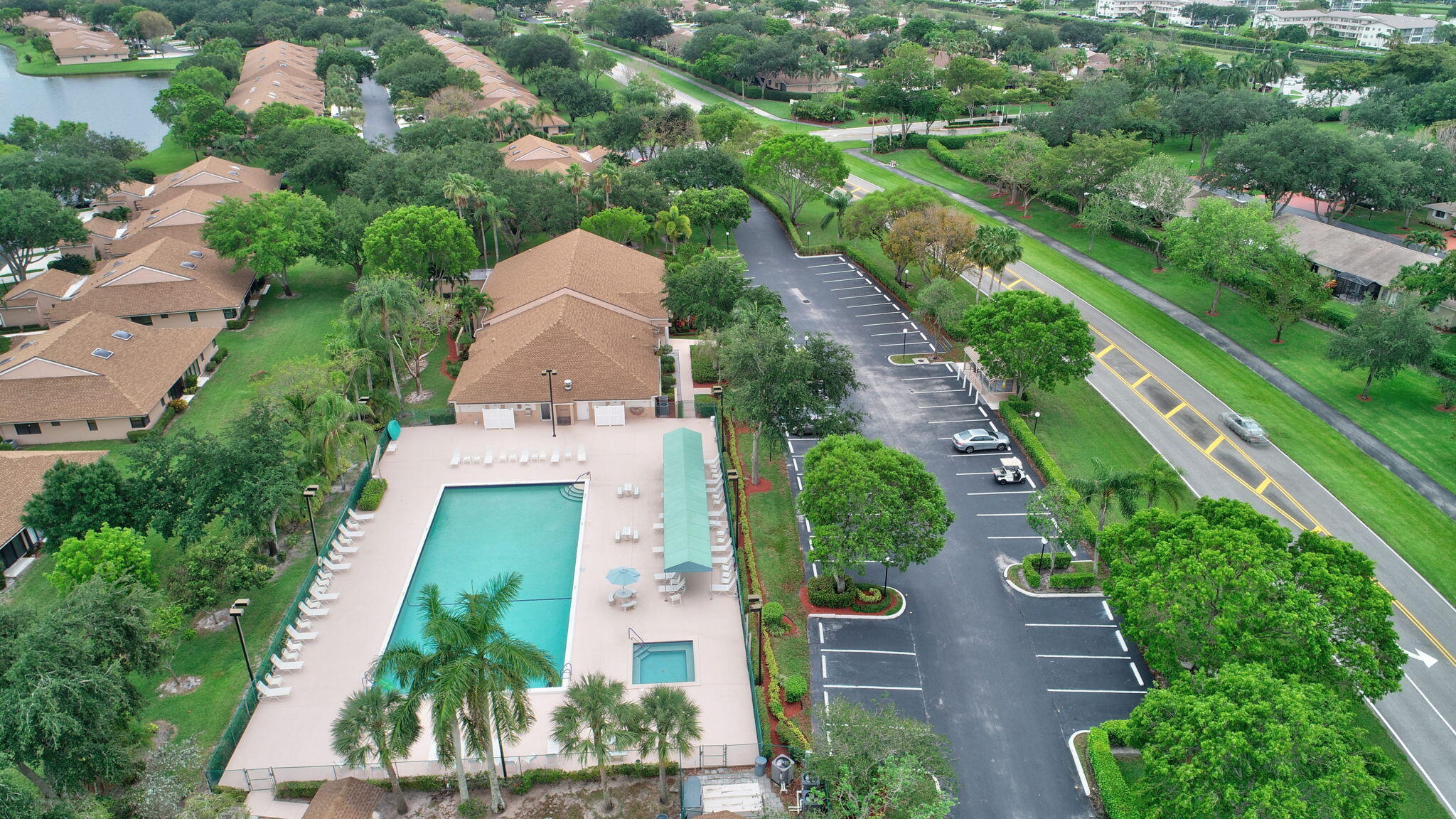 WHISPER WALK SEC E CONDO PARKSHORE - Residential