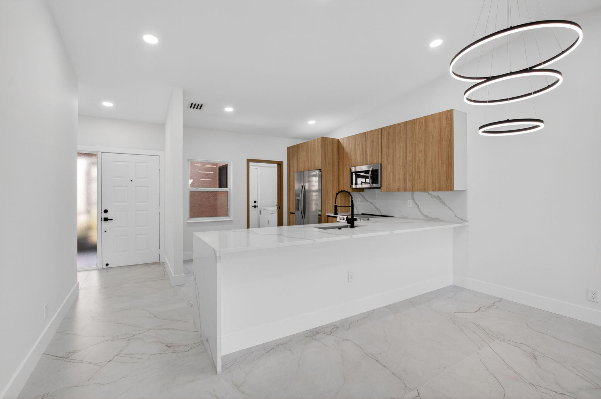 WHISPER WALK SEC E CONDO PARKSHORE - Residential