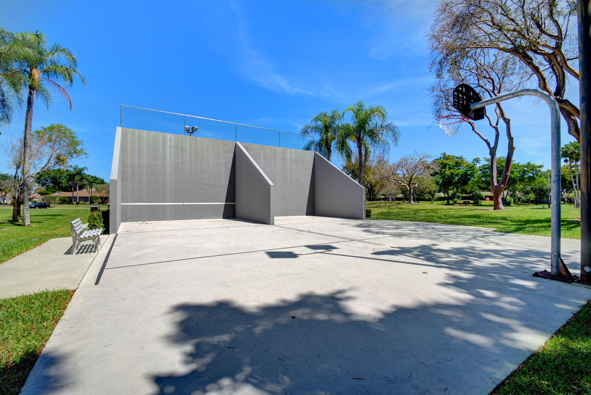 WHISPER WALK SEC E CONDO PARKSHORE - Residential