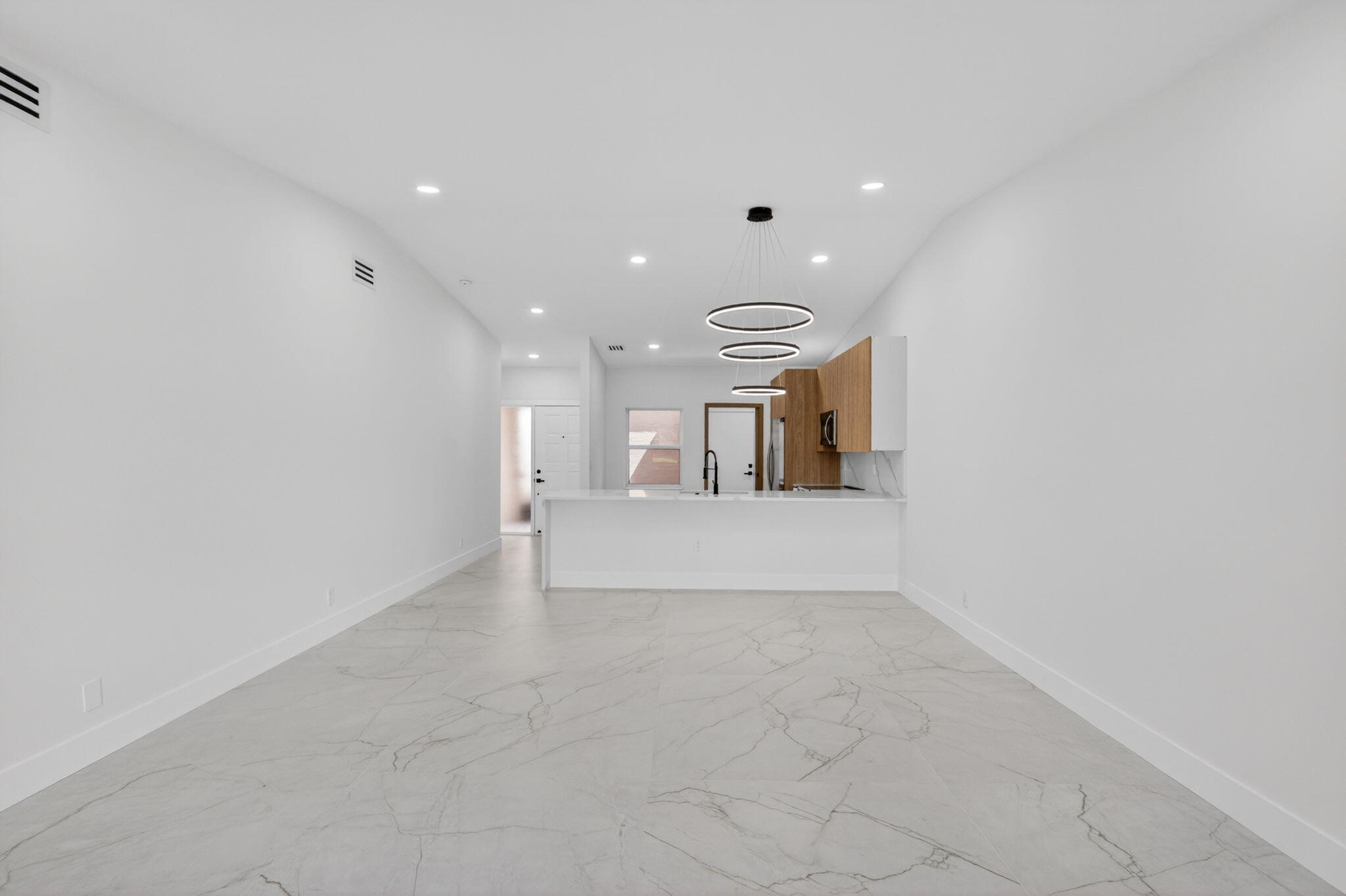 WHISPER WALK SEC E CONDO PARKSHORE - Residential