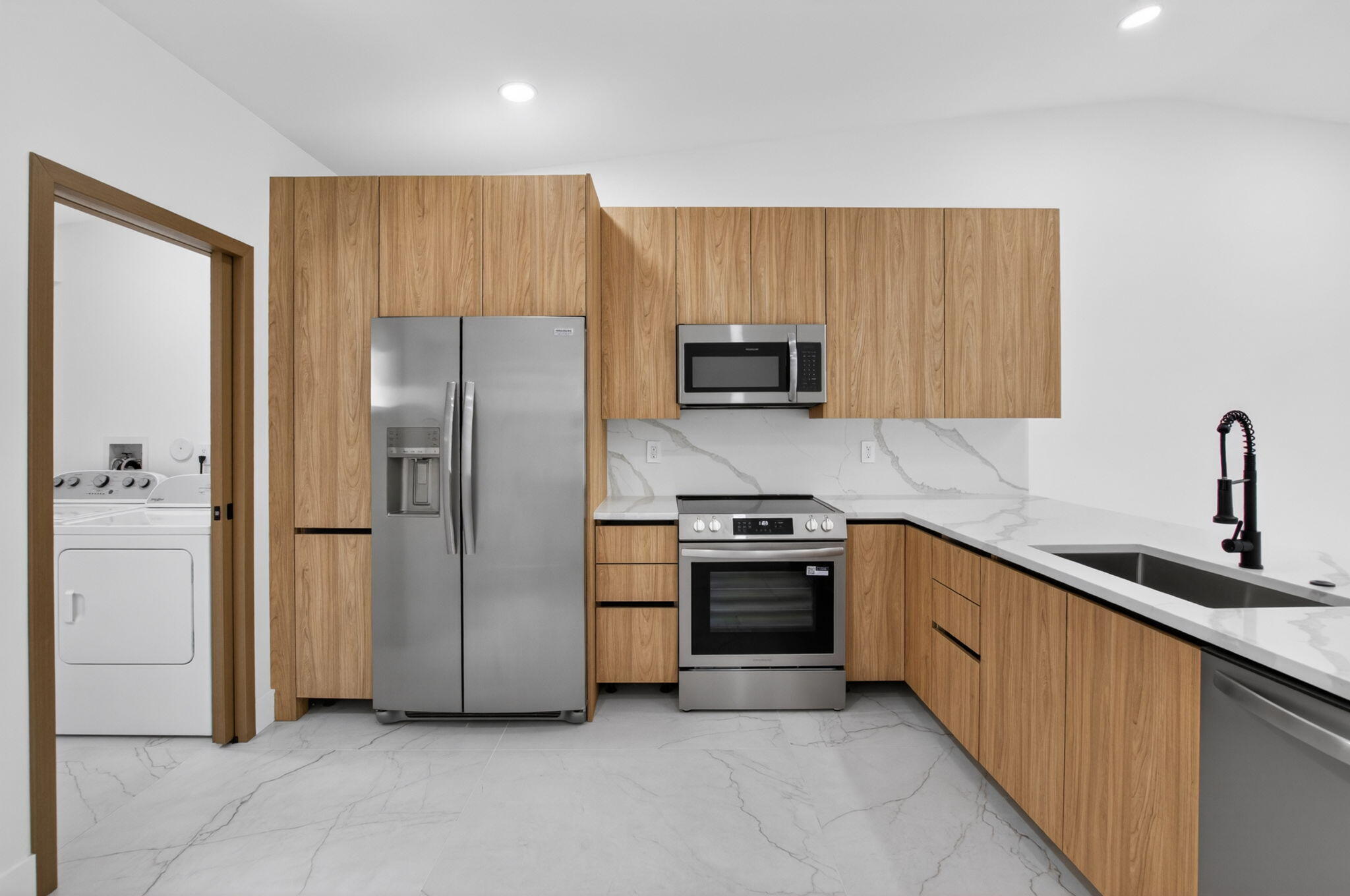 WHISPER WALK SEC E CONDO PARKSHORE - Residential