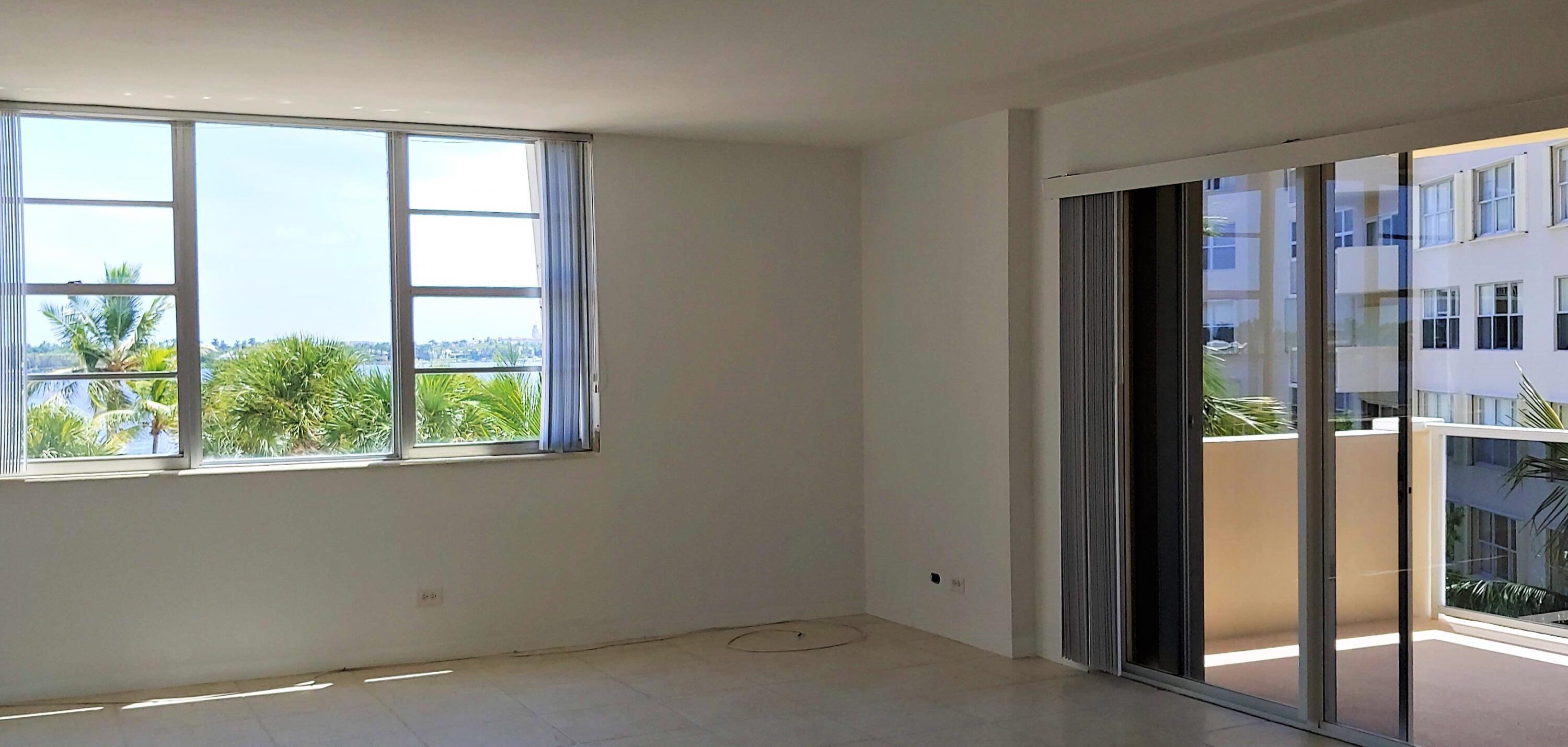 LA FONTANA APTS OF PALM BEACH INC - Residential Lease