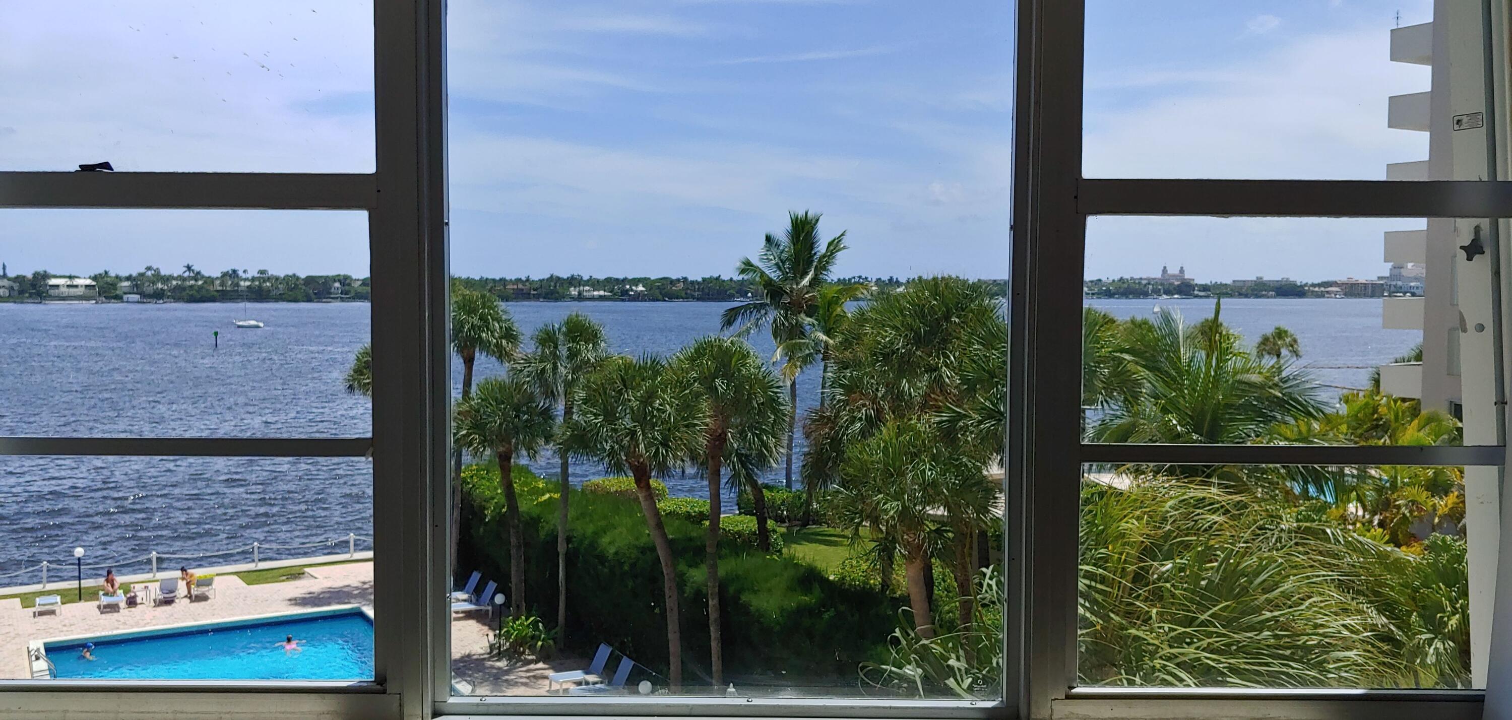 LA FONTANA APTS OF PALM BEACH INC - Residential Lease
