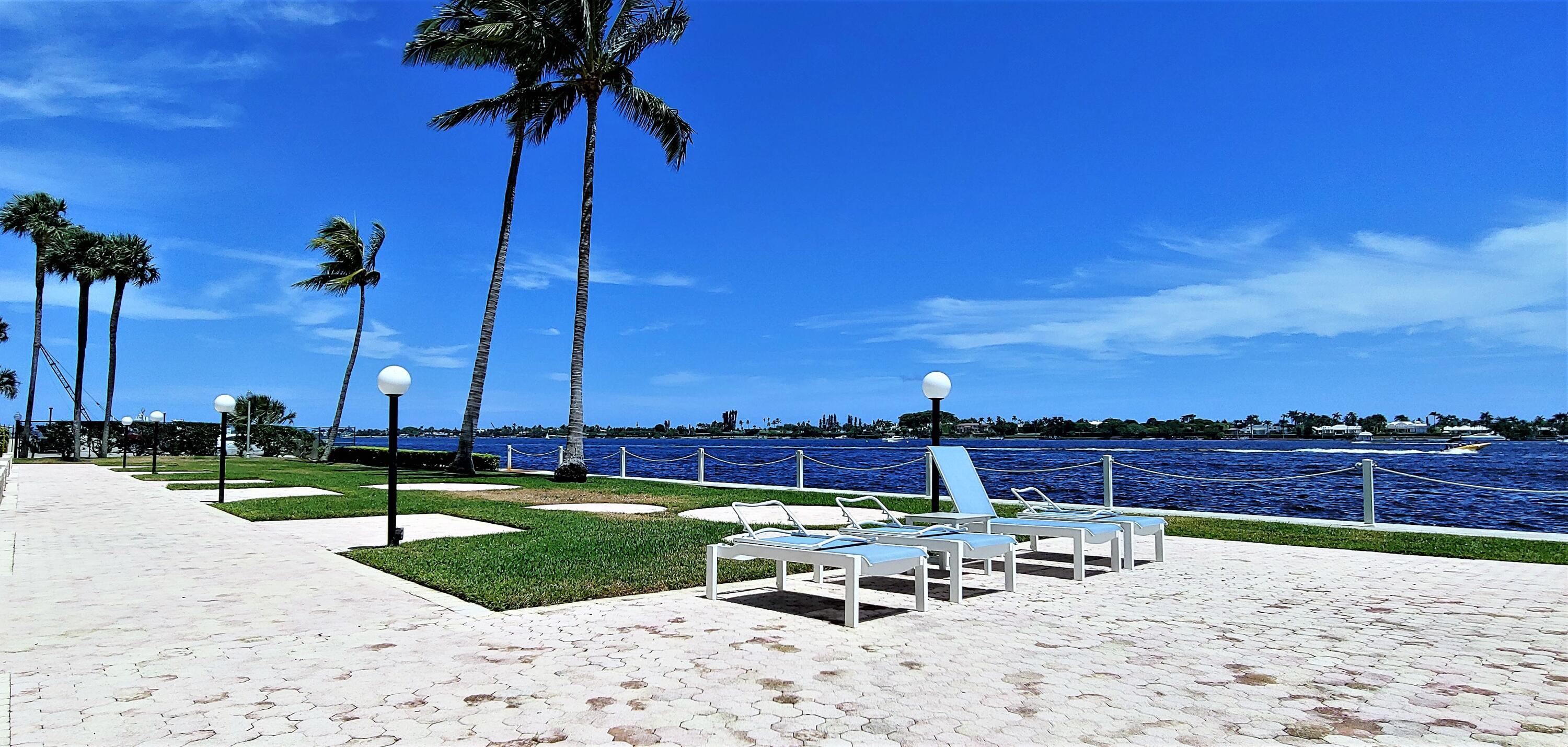 LA FONTANA APTS OF PALM BEACH INC - Residential Lease