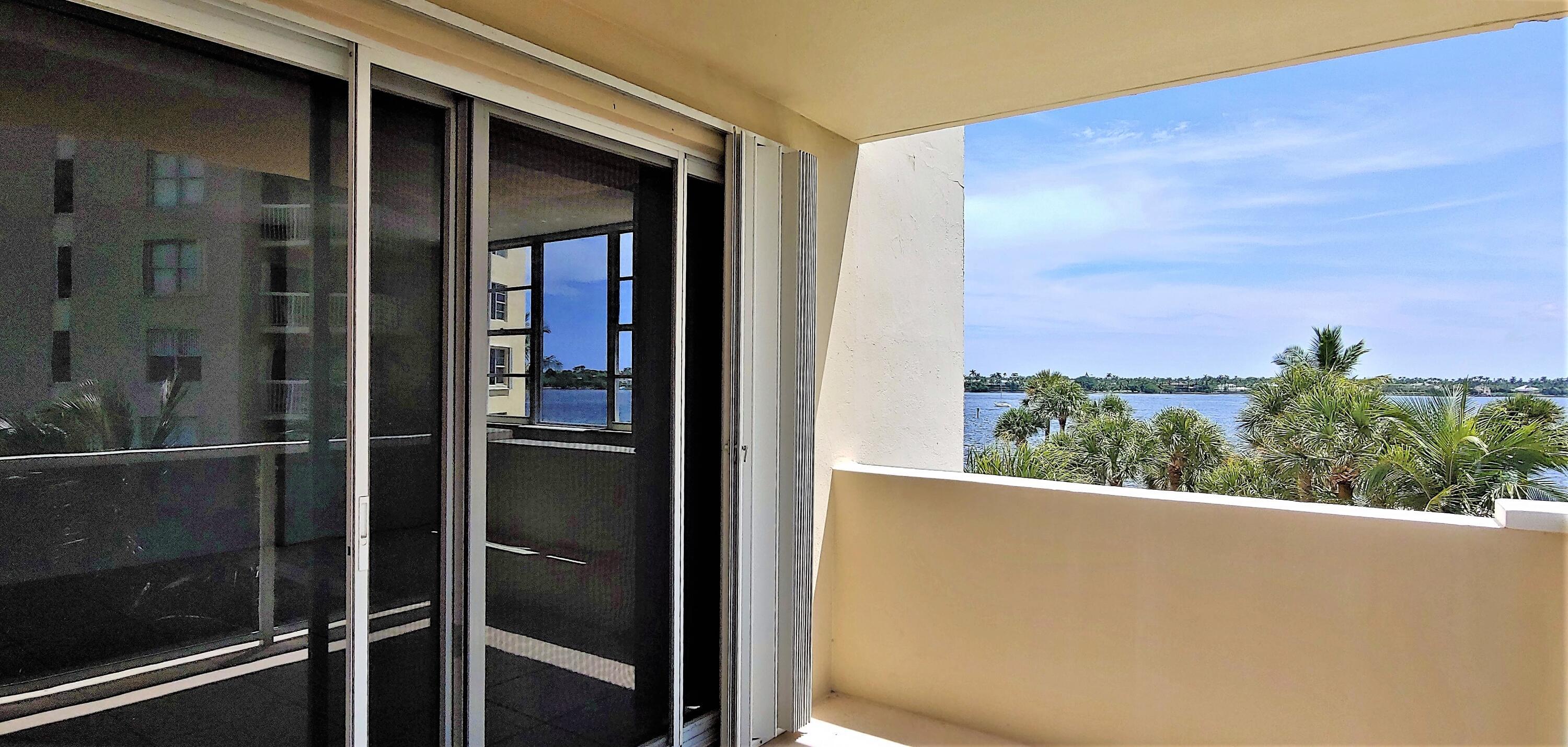 LA FONTANA APTS OF PALM BEACH INC - Residential Lease