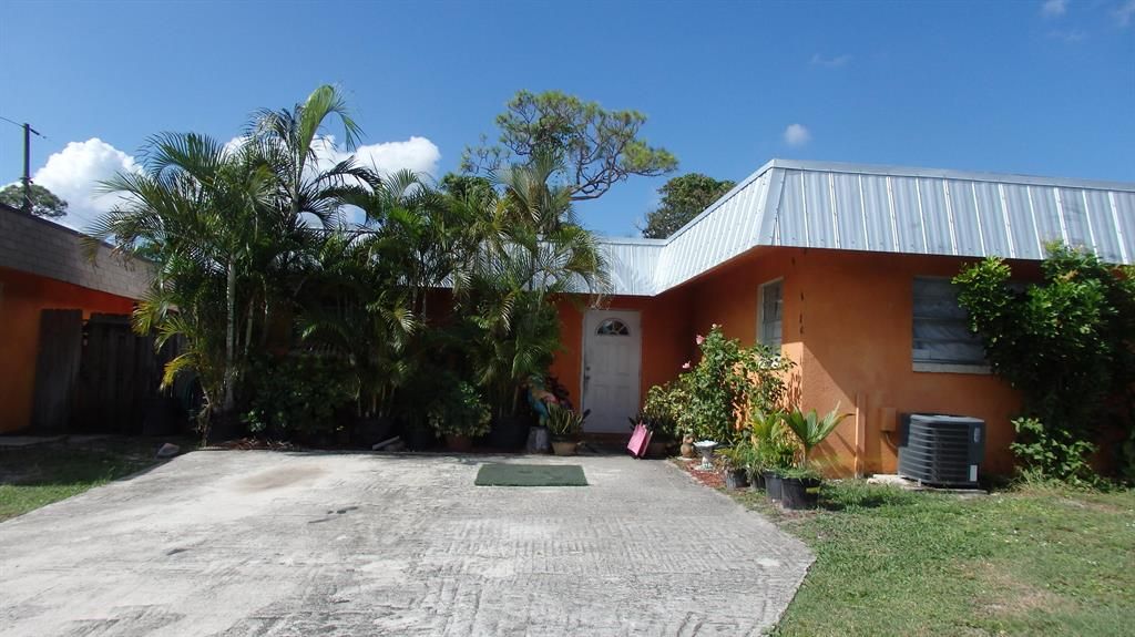 Photo of 3042 SE Clayton Street, Stuart, FL 34997 (MLS # R10759790)