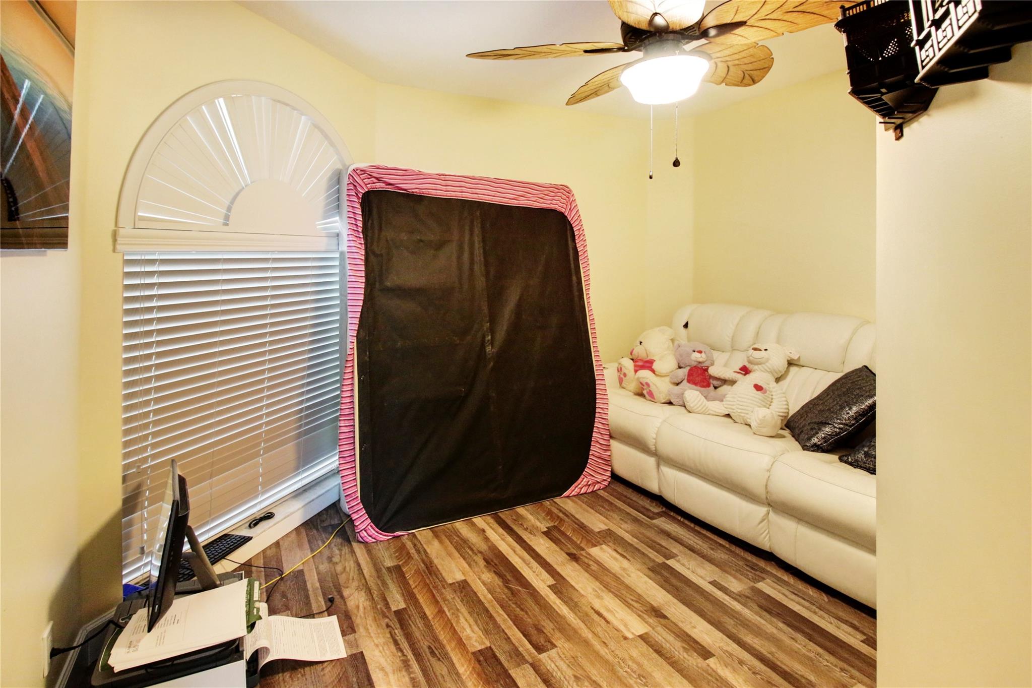 Kensington 146-39 B - Residential