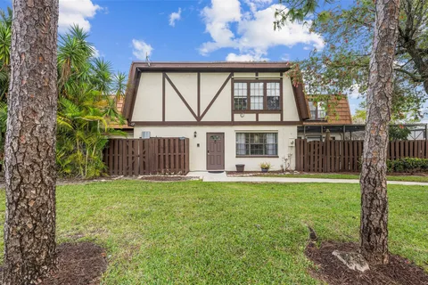 100 Weybridge Cir Unit D, Royal Palm Beach, FL MLS: F10496606