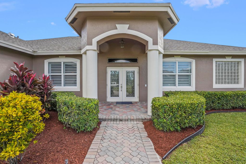 Photo of 15705 Meadow Wood Drive, Wellington, FL 33414 (MLS # R10933918)