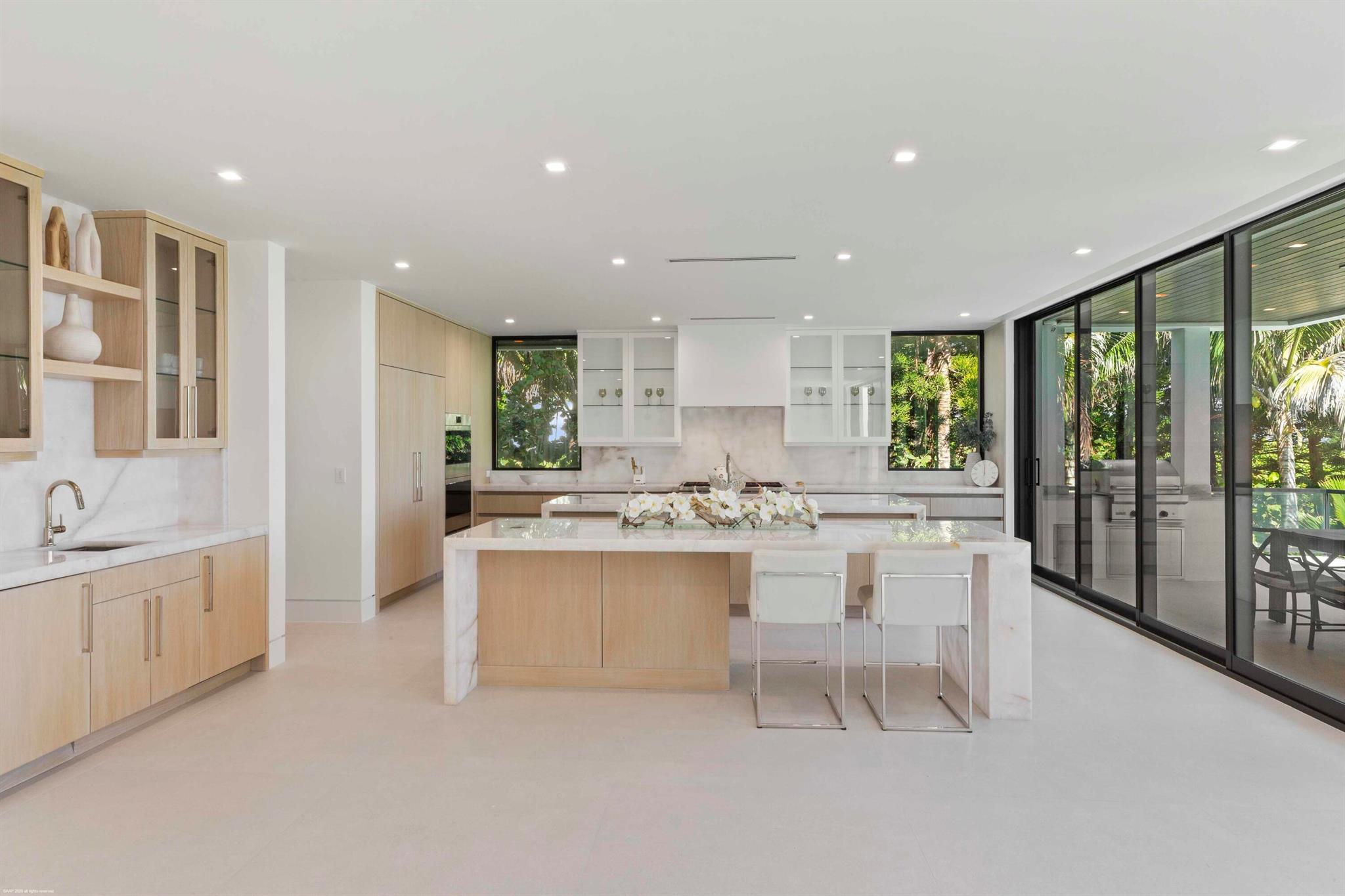 ISLAND BEACH - Residential