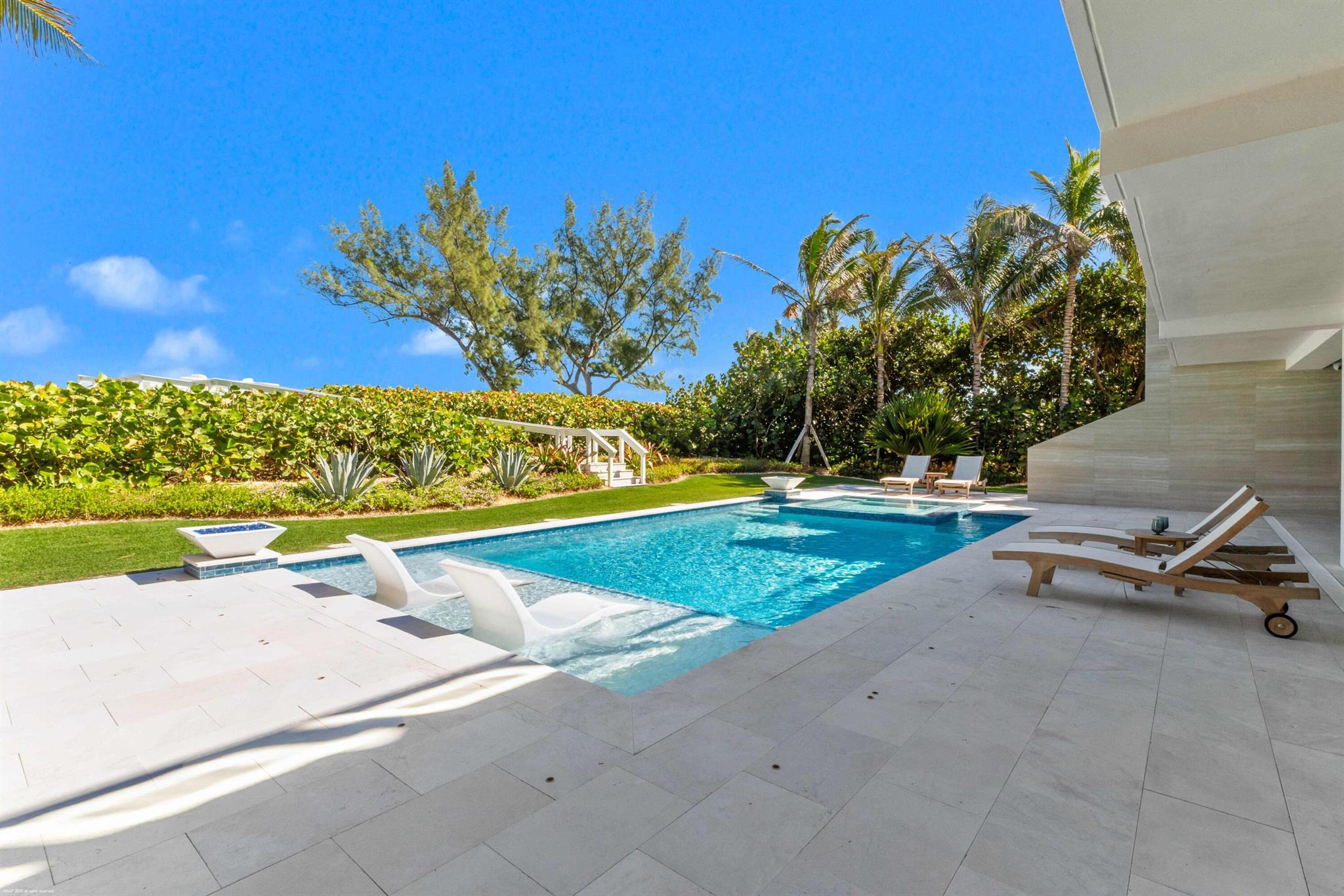 ISLAND BEACH - Residential