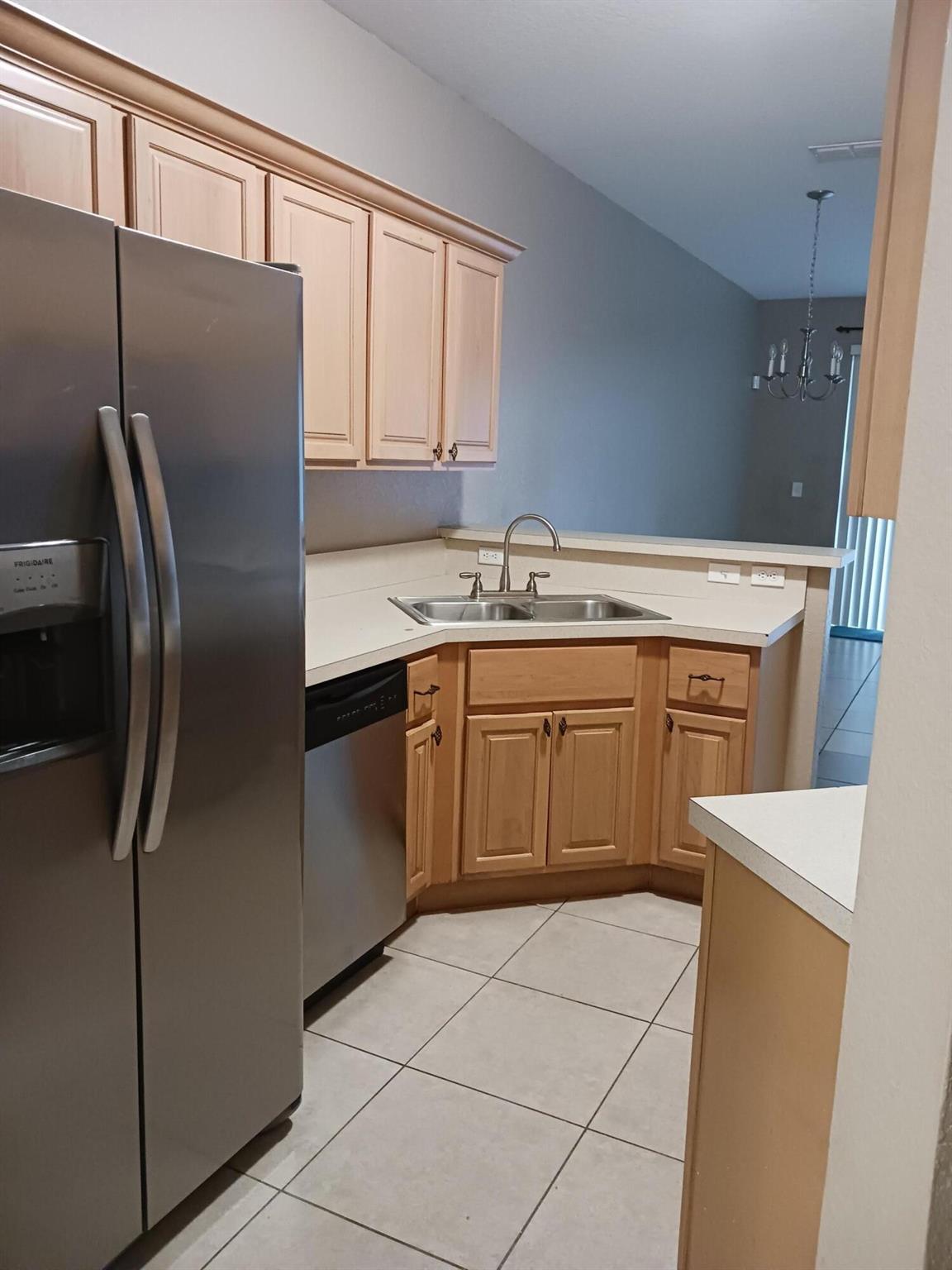 PIPERS CAY CONDO - Residential Lease