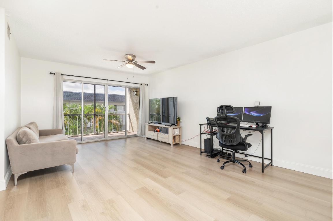 505 Spencer Drive 207