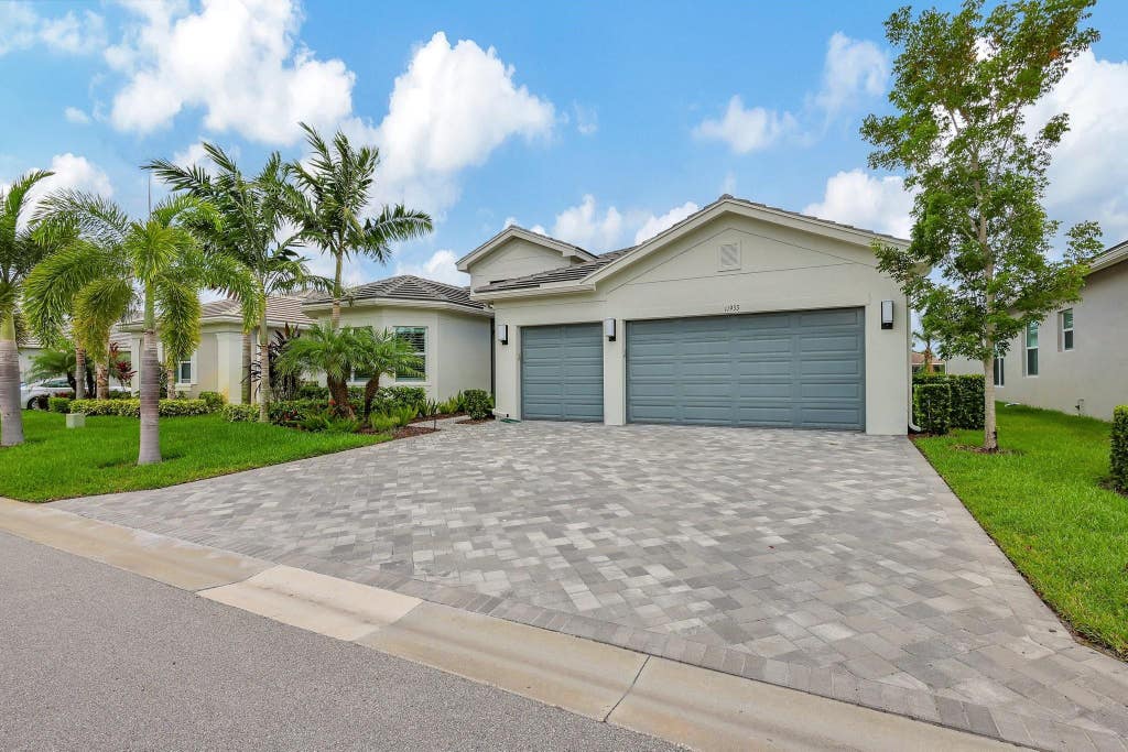 Photo of 11933 SW Hunter Hill Avenue, Port Saint Lucie, FL 34987 (MLS # F10446182)