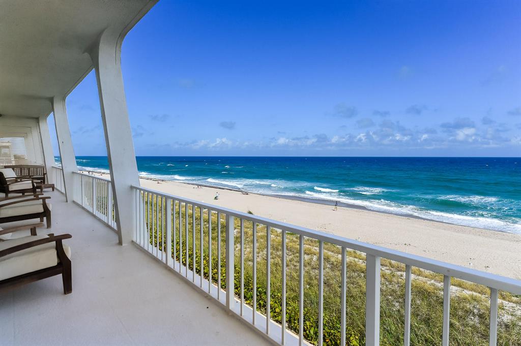 REEF CONDO - Residential