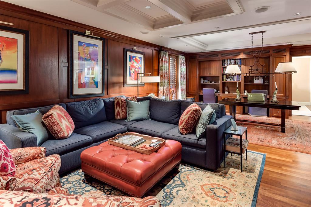 REEF CONDO - Residential