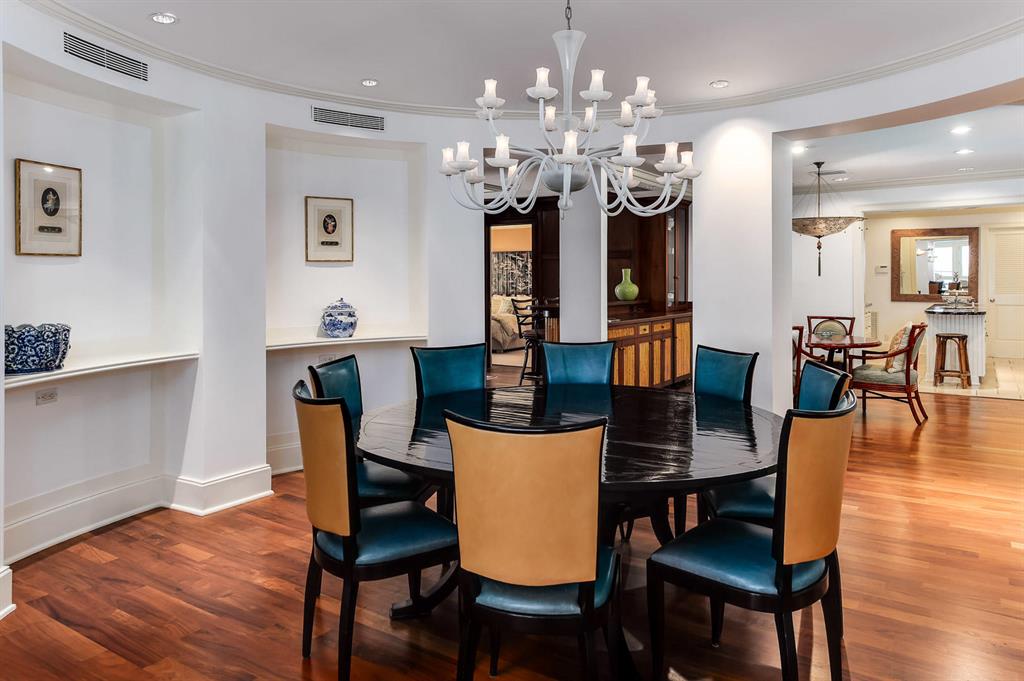 REEF CONDO - Residential