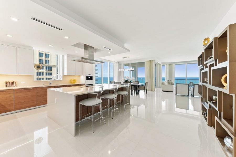 VISTABLUE SINGER ISLAND CONDO - Residential