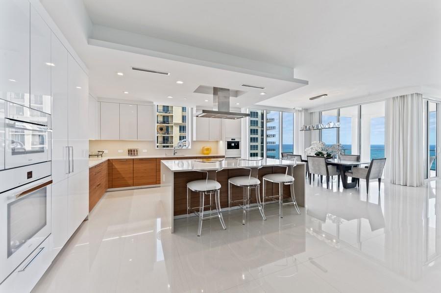 VISTABLUE SINGER ISLAND CONDO - Residential