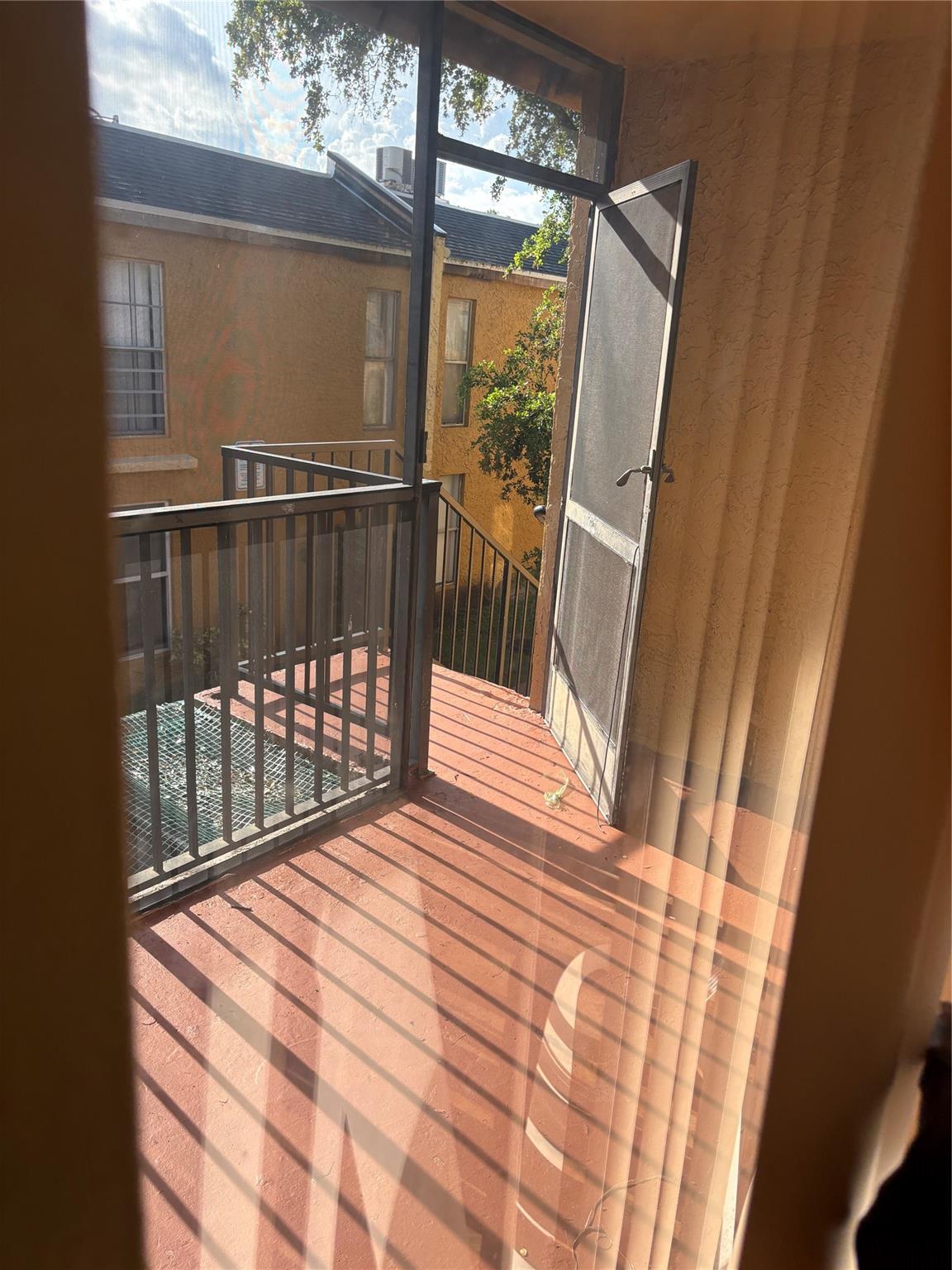 Super large 3/2 unit can + bonus room **one parking spot and association approval needed. convenient location just one block from turnpike and 441.- same road to I-95 and beach. No eviction . This unit is easy to show other units are renting for a lot mort (section *8 renters Welcome)
