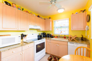 COUNTRY MANORS - Residential