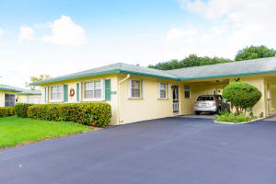 2/2 VILLA PLUS DEN/OFFICE.  REMODELED KITCHEN WITH GRANITE COUNTERTOPS AND WOOD CABINETS.  REMODELED BATHROOMS WITH GRANITE COUNTERTOPS AND FRAMELESS SHOWER DOORS.  CLOSET SYSTEMS.  NEWER A/C.  NEWER WASHER AND DRYER.  ACCORDIAN SHUTTERS