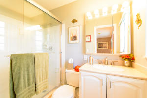 COUNTRY MANORS - Residential