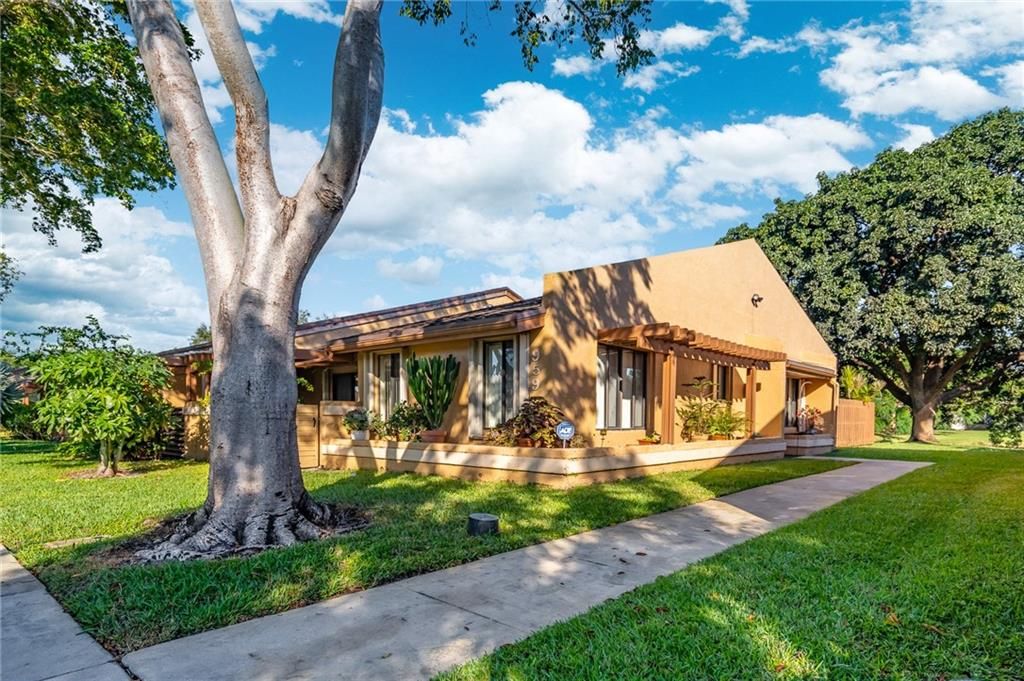 Photo of 959 NW 79th Ter #969, Plantation, FL 33324 (MLS # F10312530)