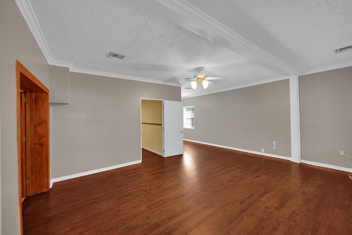 PINEWOOD PARK - Residential