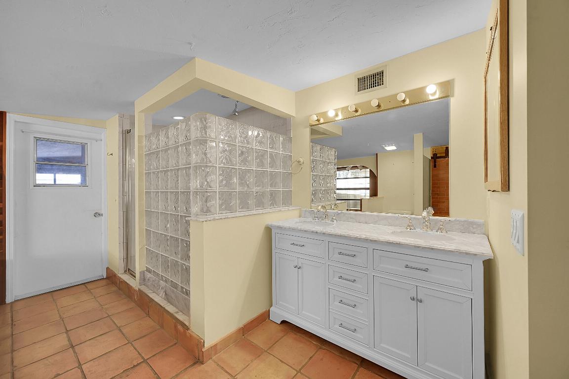 PINEWOOD PARK - Residential