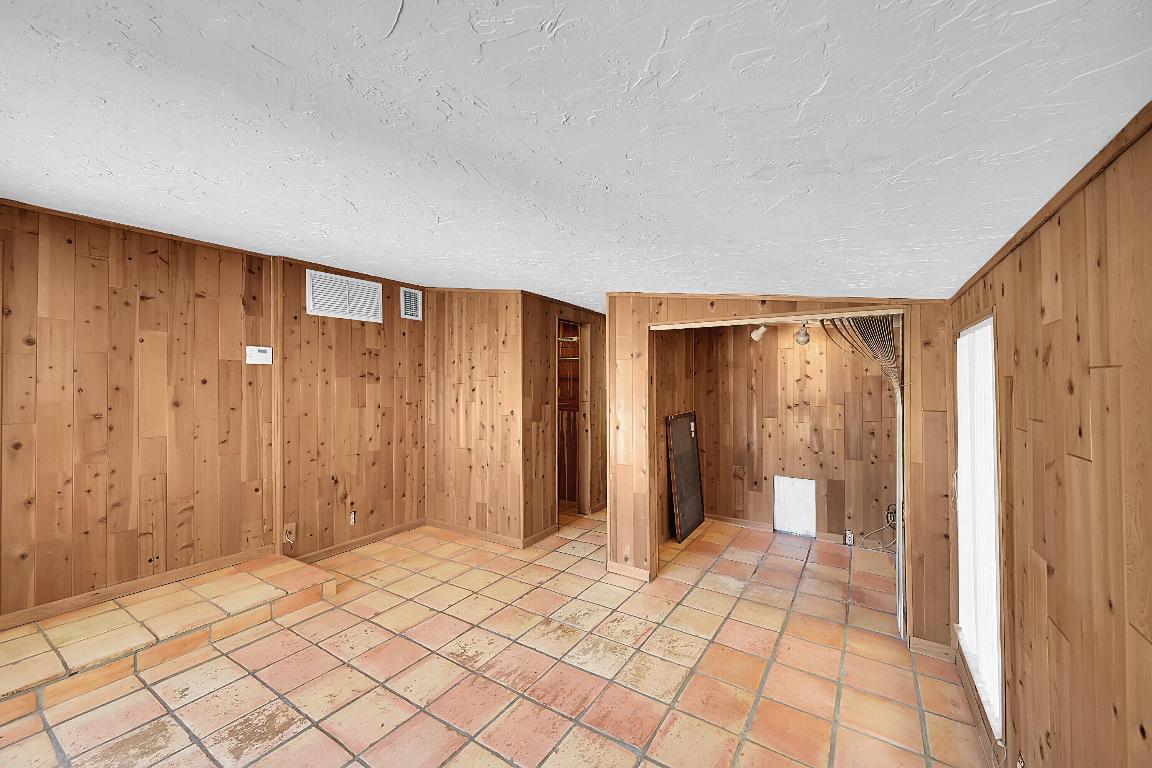 PINEWOOD PARK - Residential