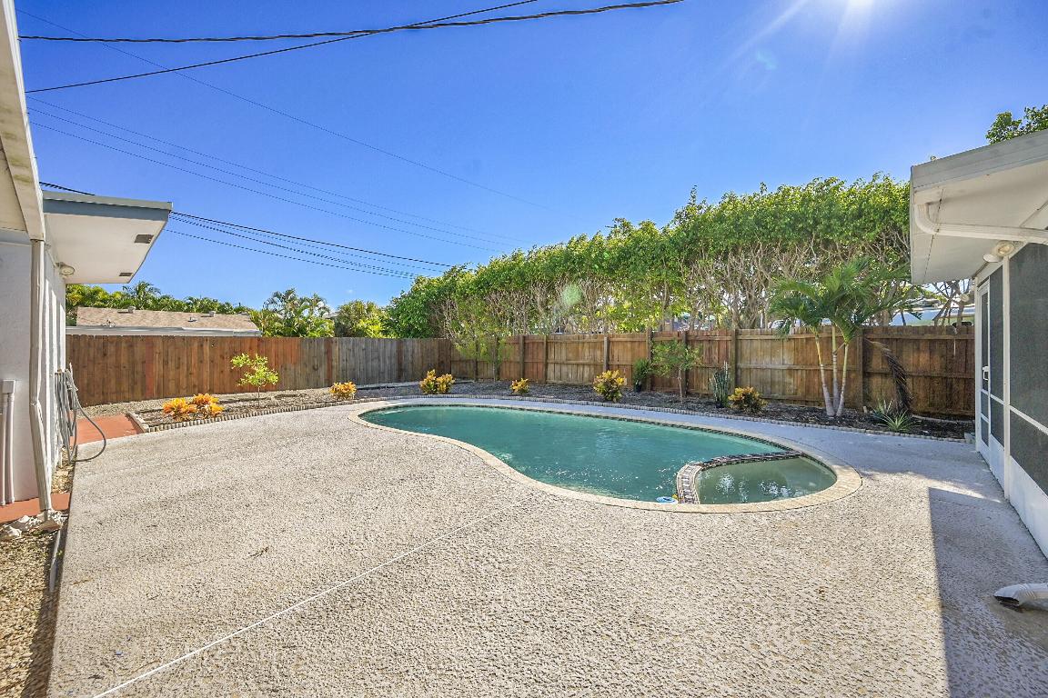 PINEWOOD PARK - Residential