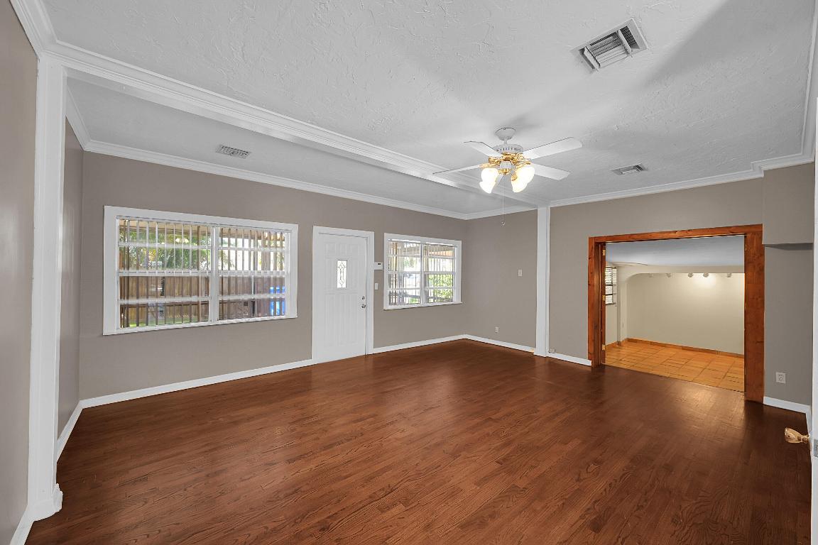 PINEWOOD PARK - Residential